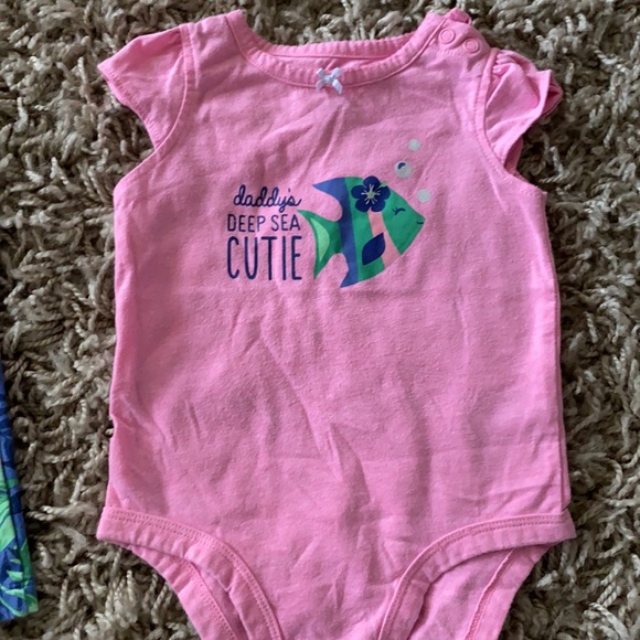 Carter’s 2pc 9 months outfit - Picture 3 of 5